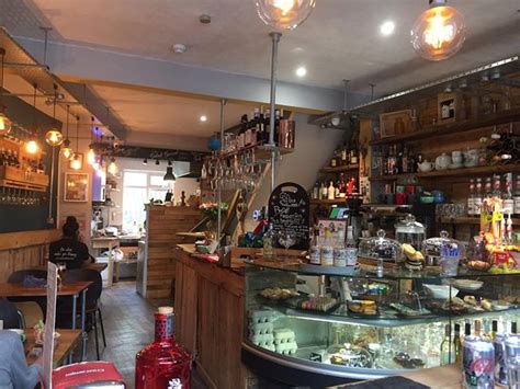 Anna's Cafe .